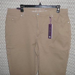 NWT Gloria Vanderbilt Amanda Tapered Leg Slimming Jeans Pants Size 16